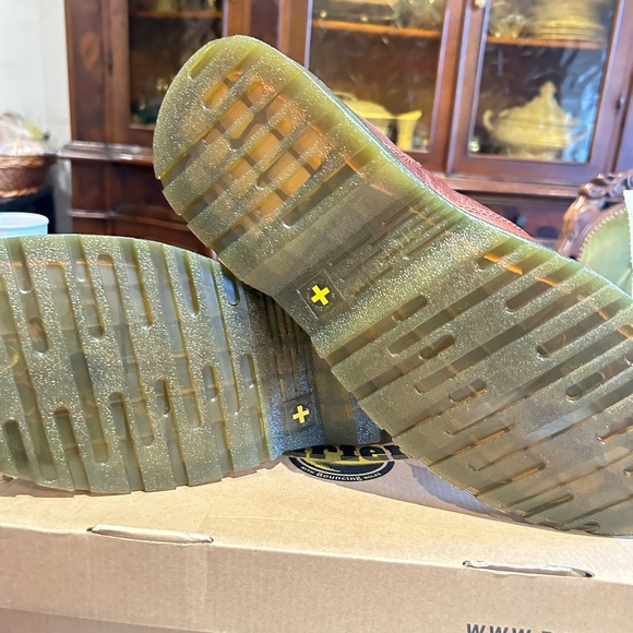 Dr Martens men’s slip-resistant leather Boots - Picture 10 of 12